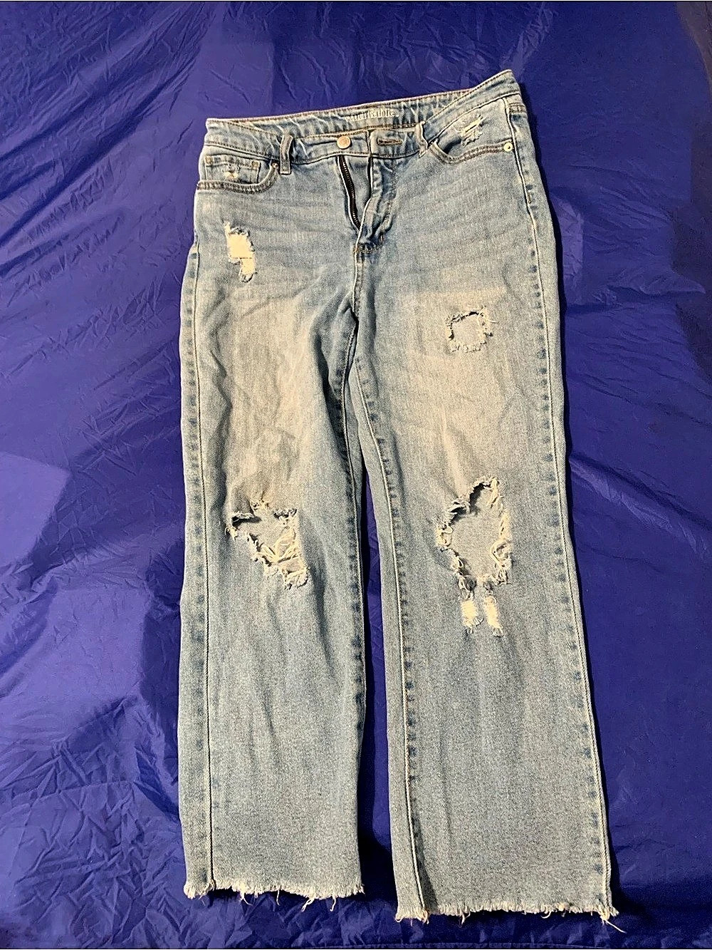 Wild & Fable size 6 Distressed Light Wash Raw Hem Jeans